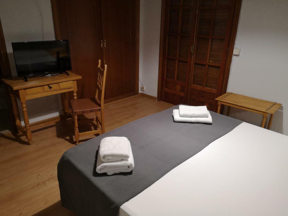 Hostal Becerril Becerril de la Sierra Exteriér fotografie
